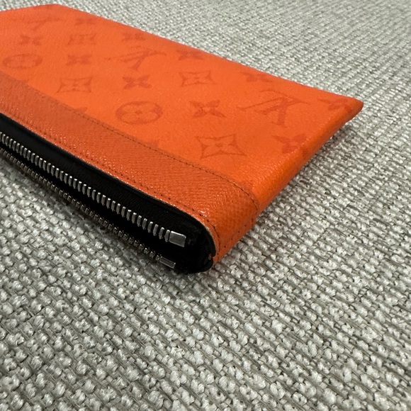 Louis Vuitton Discovery Pochette - Picture 5 of 9